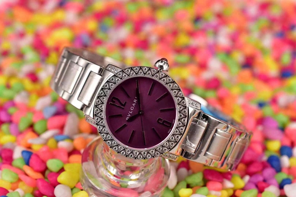 ブルガリ時計正面デザイン